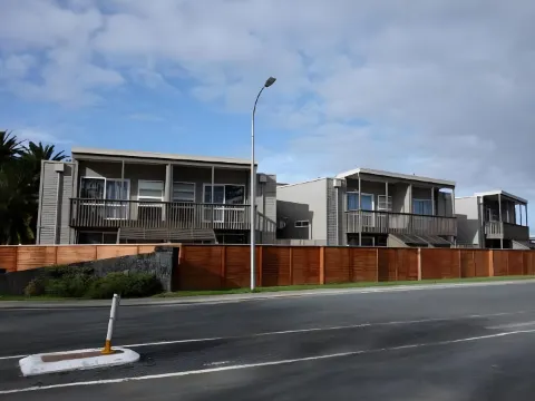 Parakai Springs Lodge