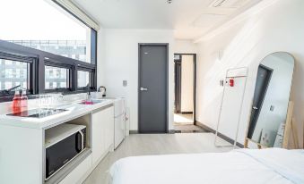 Yeosu Nangmanstay pension - Housity