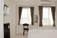 Homey and Cozy Studio Apartment at Elvis Tower Hoteller i Cikarang Kota