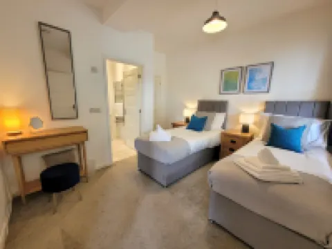 Crescent House Apartments Hotels in 