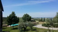 Charming Holiday Home with Swimming Pool, Siena Tuscany, wi-fi, Pets Allowed