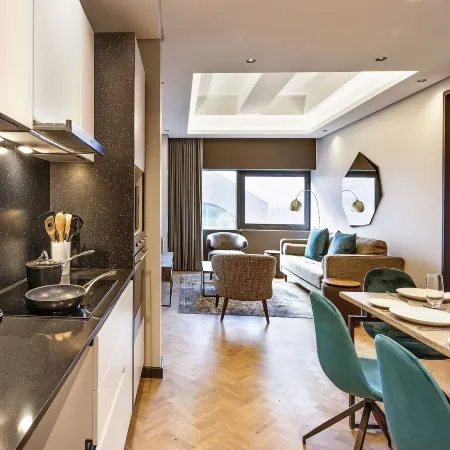 The Onyx Apartment Hotel by Newmark