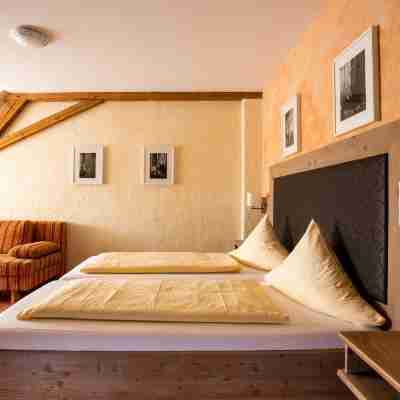 Weinhotel / Gasthaus Zur Sonne Rooms