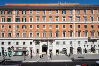 دوموس ليفيا لكشري سويتس Hotels near Capuchin Crypt