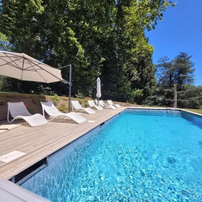 Le clos cathala Hôtels à : Les Cabannes