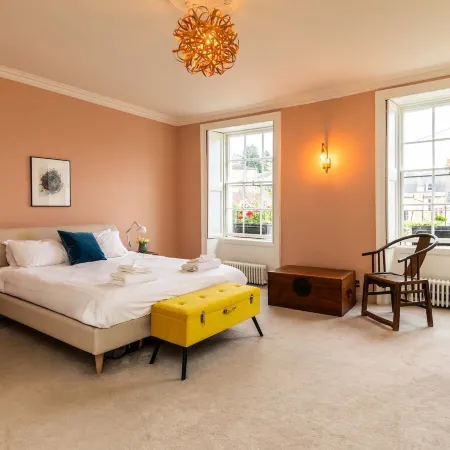 Grand Georgian Townhouse with Garden