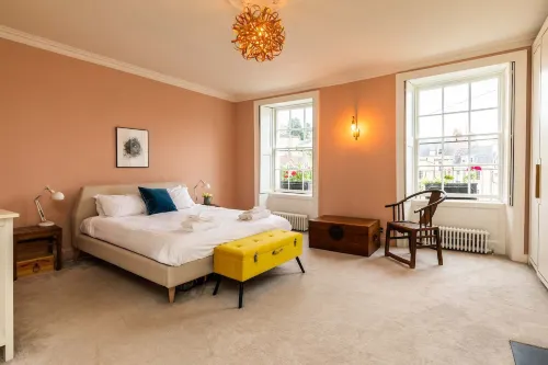 Grand Georgian Townhouse with Garden