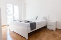 Stylish New Paradise Apt for 2 in Marousi Hotels in der Nähe von School of Pedagogical and Technological Education