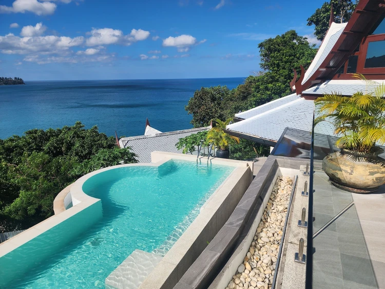 รูปภาพของวิลล่า อมรา - ลักชัวรี อินฟินิตี้ พูลวิลล่า พร้อมวิวทะเล