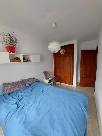 Beautiful 2-Bed Apartment next to Gibraltar Отели в г. Ла-Линеа-де-ла-Консепсьон