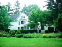 18 Vine Inn & Carriage House Hotels in Hammondsport