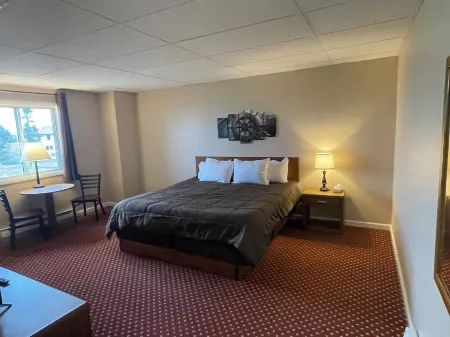 Fletchy's Pictured Rocks Resort