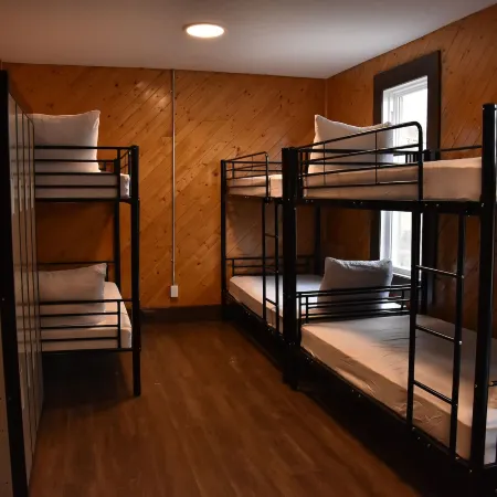 Party Hostel- Canmore Hotel Hostel