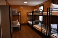 Party Hostel- Canmore Hotel Hostel