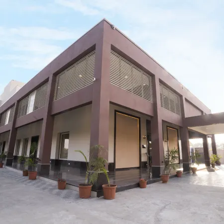 Hotel Rajhans Abhinandan