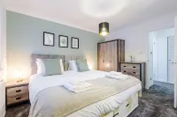 Lightfoot House Hotels near St Paul's C of E Church