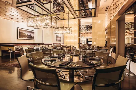 The Venetian Prestige Club Lounge Отели рядом с достопримечательностью «Сандс Экспо»