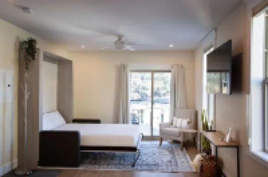 Stirling All Suites Hotel