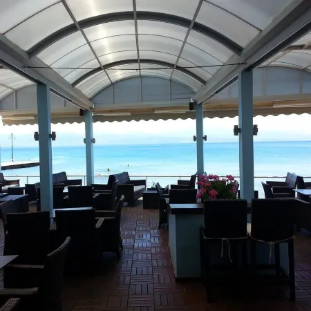 Artemis Hotel