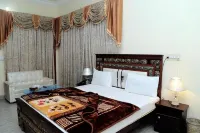 Hotel Aarsh Palace فنادق في Multan District
