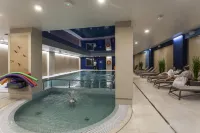 Live & Travel Apartments - Pools