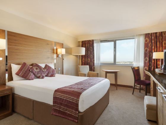 Waterfront Southport Hotel