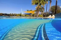 Big4 Nelligen Holiday Park - parking