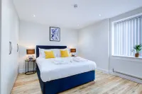 Hybrid Resi - Uxbridge with Onsite Car Parking, Near London Heathrow Airport Hotels near Primark