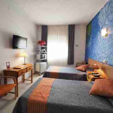 Hotel Montserrat Rooms