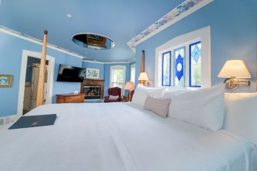 Yelton Manor Bed and Breakfast - parking