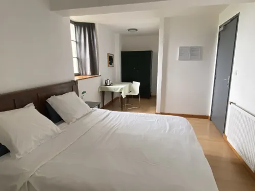 Les Deux Ponts Hotels in Magny-Lormes