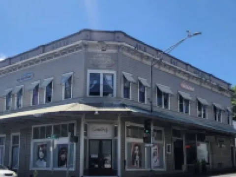 ハウジット ホステルズ ハワイ ヒロのホテル