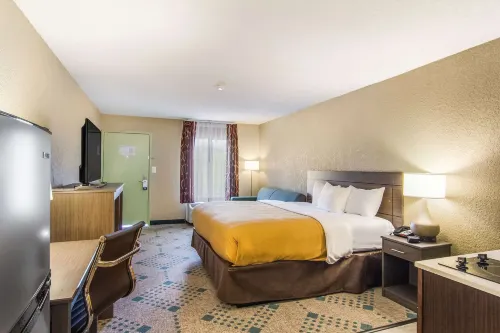 Suburban Studios Hotel Kingsland Near I-95 - breakfast