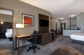 วันส์ อินน์ & สวีทส์ บาย วินด์แฮม วาร์แมน