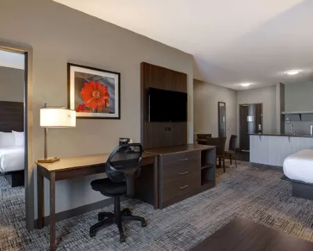 Days Inn & Suites by Wyndham Warman Hotels in Warman