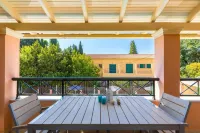 Bella de Lux Apts Hotels in Feakes