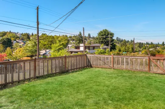 Seattle Vacation Home: the Autobahn