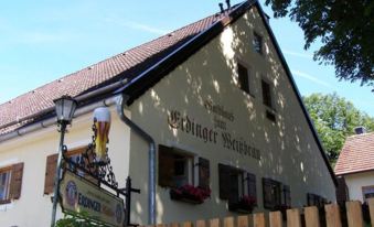 Hotel & Gaststätte zum Erdinger Weißbräu - Housity