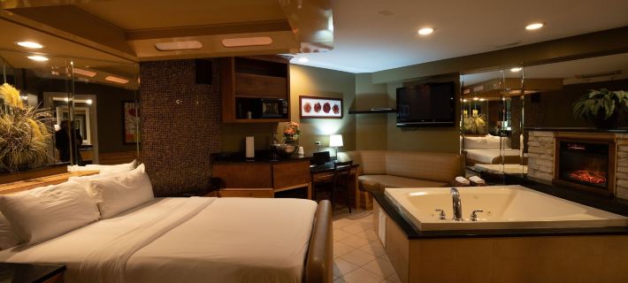 The Champagne Lodge & Luxury Suites Hotels in DuPage County