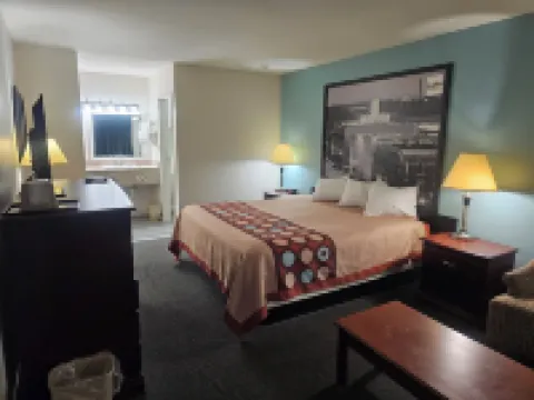 Budgetel Inn & Suites セントクレアのホテル