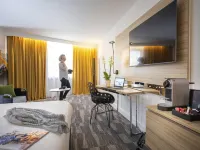 Novotel Annecy Centre Отели рядом с достопримечательностью «Notre-Dame de Liesse»
