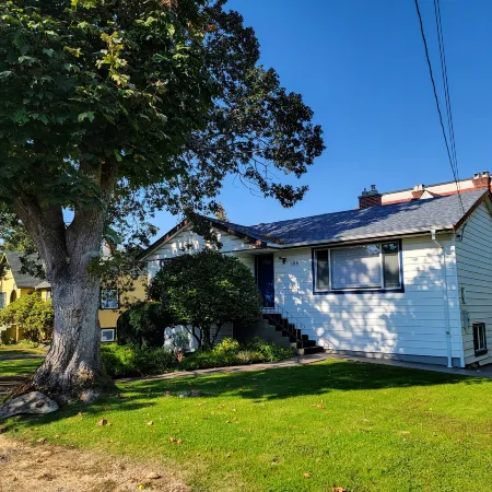James Bay Inn Hotel, Suites & Cottage