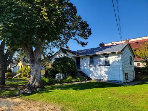 James Bay Inn Hotel, Suites & Cottage