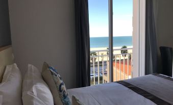 Le Regina Hôtel et Restaurant Canet-Plage