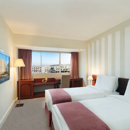 Al Falaj Hotel