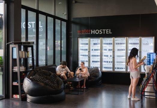 더 커먼 호스텔 공용 공간 이미지