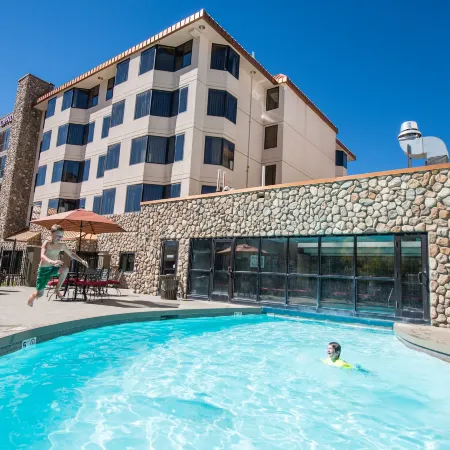 The Grand Lodge Hotel and Suites