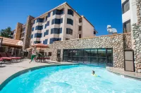 The Grand Lodge Hotel and Suites Hotels in Mount Crested Butte