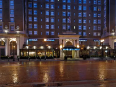 Amway Grand Plaza, Curio Collection by Hilton Hotels in Grand Rapids