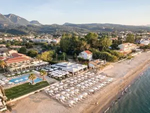 โรงแรมอาคาราวี บีช